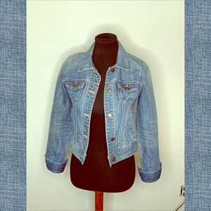 women’s jean/denim jacket